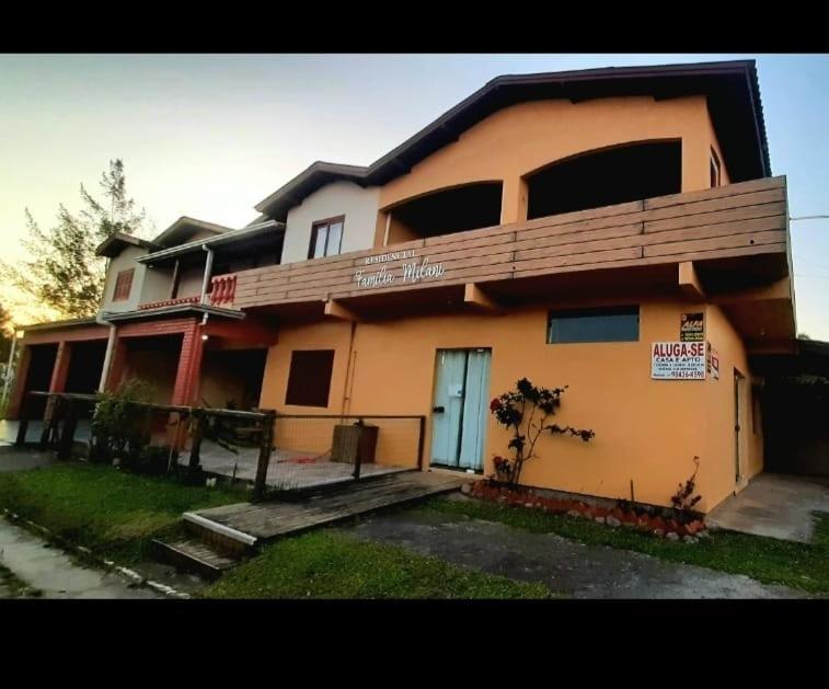 Residencial Familia Milani 100 Metros Do Mar Torres Exterior foto
